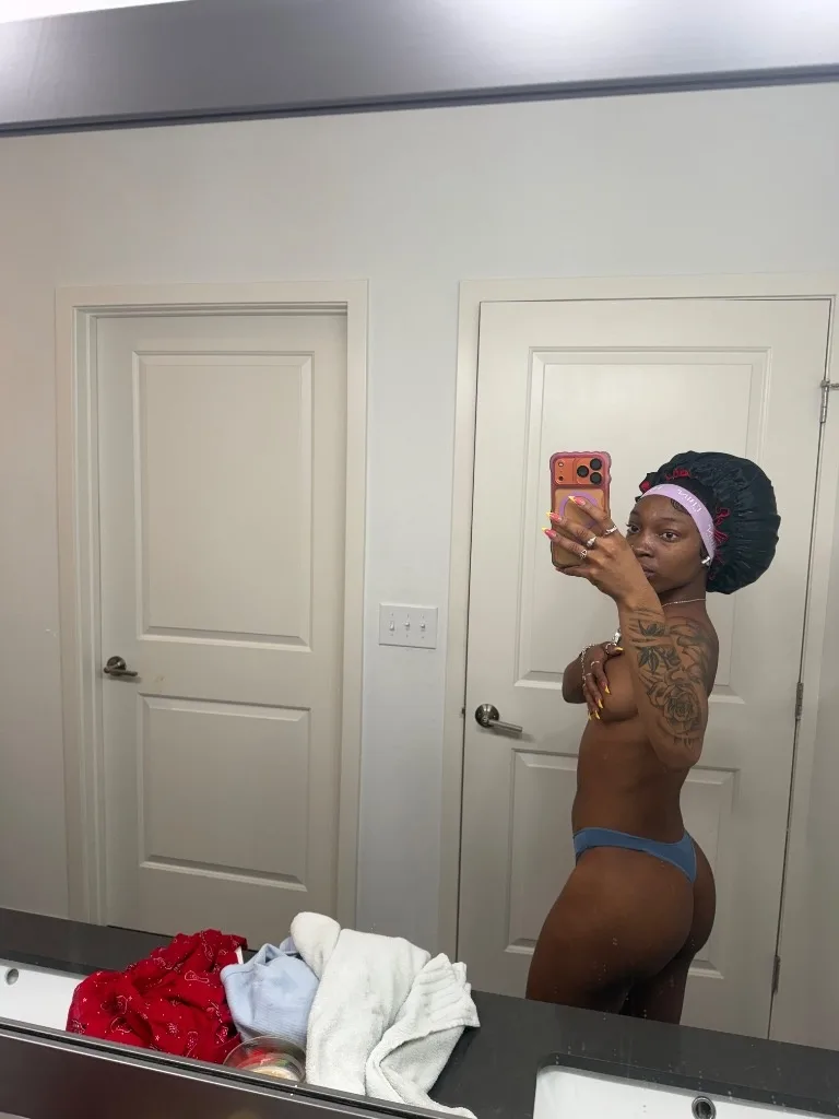 slimmmm - Photo 3 | Escort in Houston