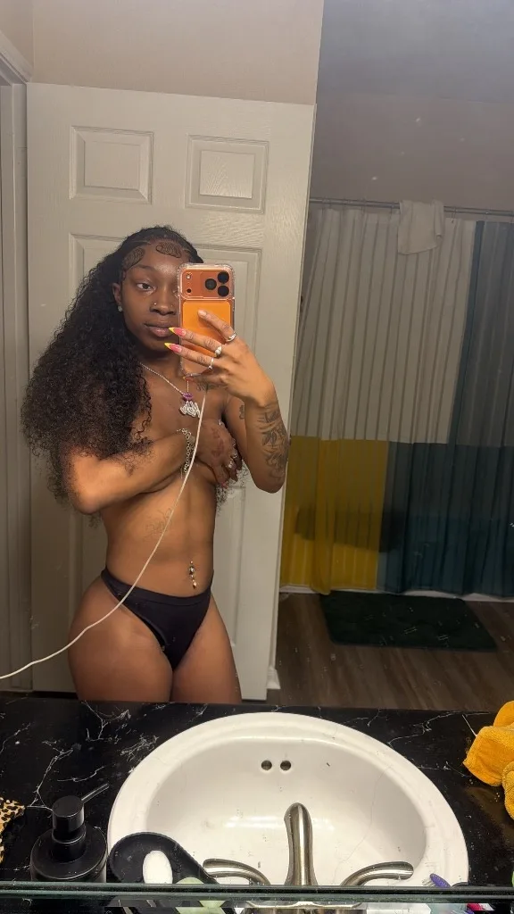 slimmmm - Photo 2 | Escort in Houston