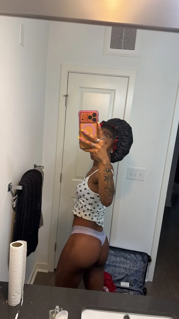 slimmmm - Photo 4 | Escort in Houston