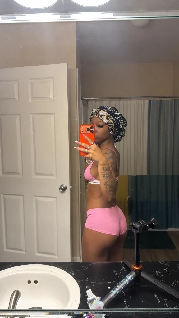 slimmmm - Photo 5 | Escort in Houston