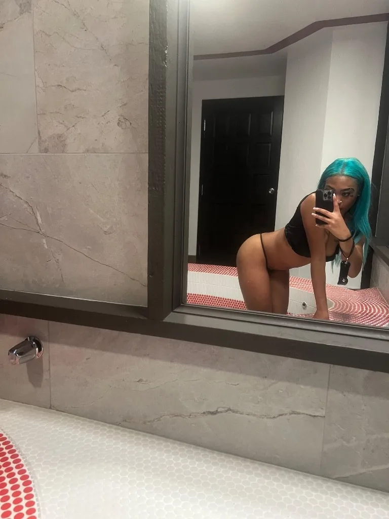 cherry OUT CALLS ONLY - Photo 5 | Escort in Carbondale