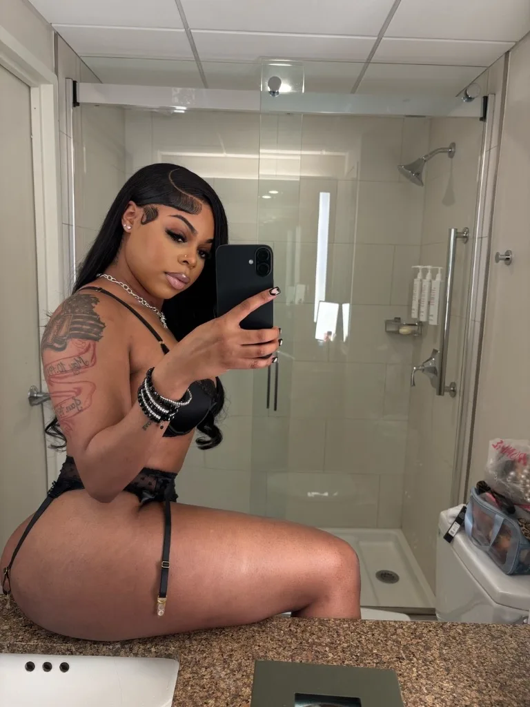 🩷CreAmy BEAUTY🩷(incalls)(outcalls) - Photo 3 | Escort in Dolton