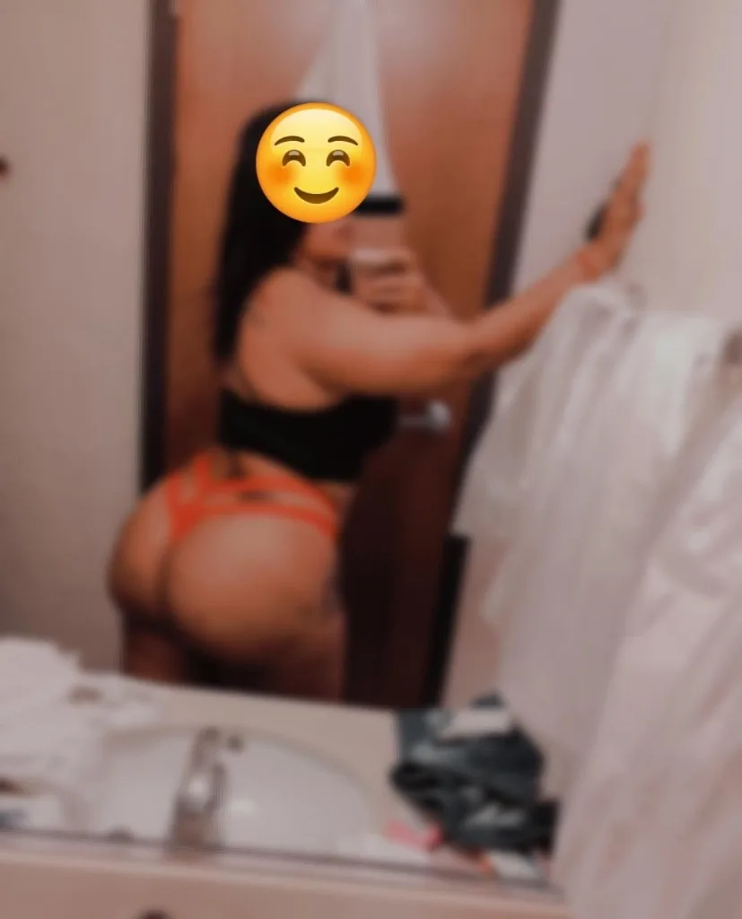 Latina girl attends to your needs. - Photo 4 | Escort in Chicago