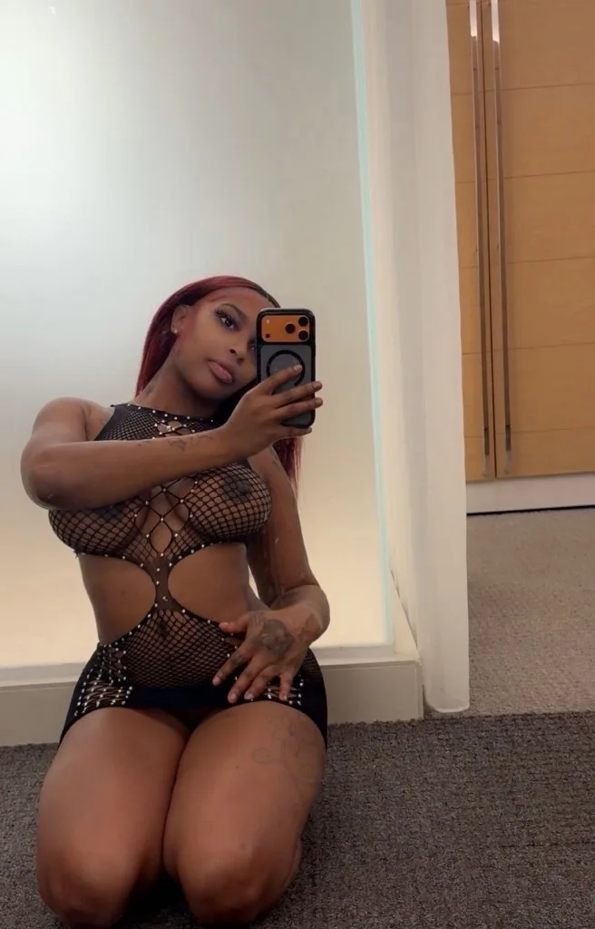 120$ qv specail and 400 hour soecail Barbie Girl 😋💕 Available for incalls &amp; outca And FaceTime shows