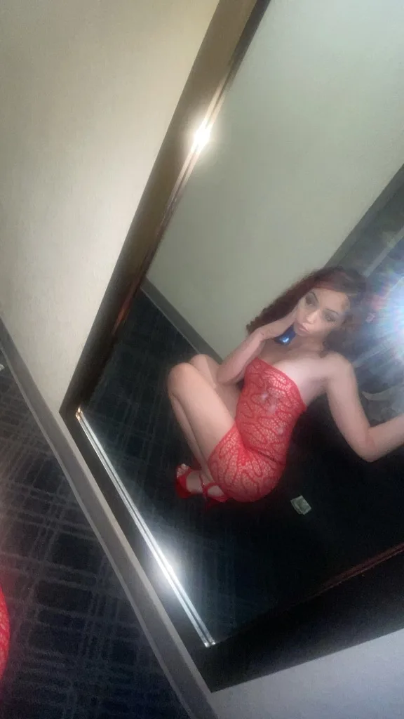 New In Town Pretty Young Tinder Come Lets Have Fun - Photo 6 | Escort in O’Hare