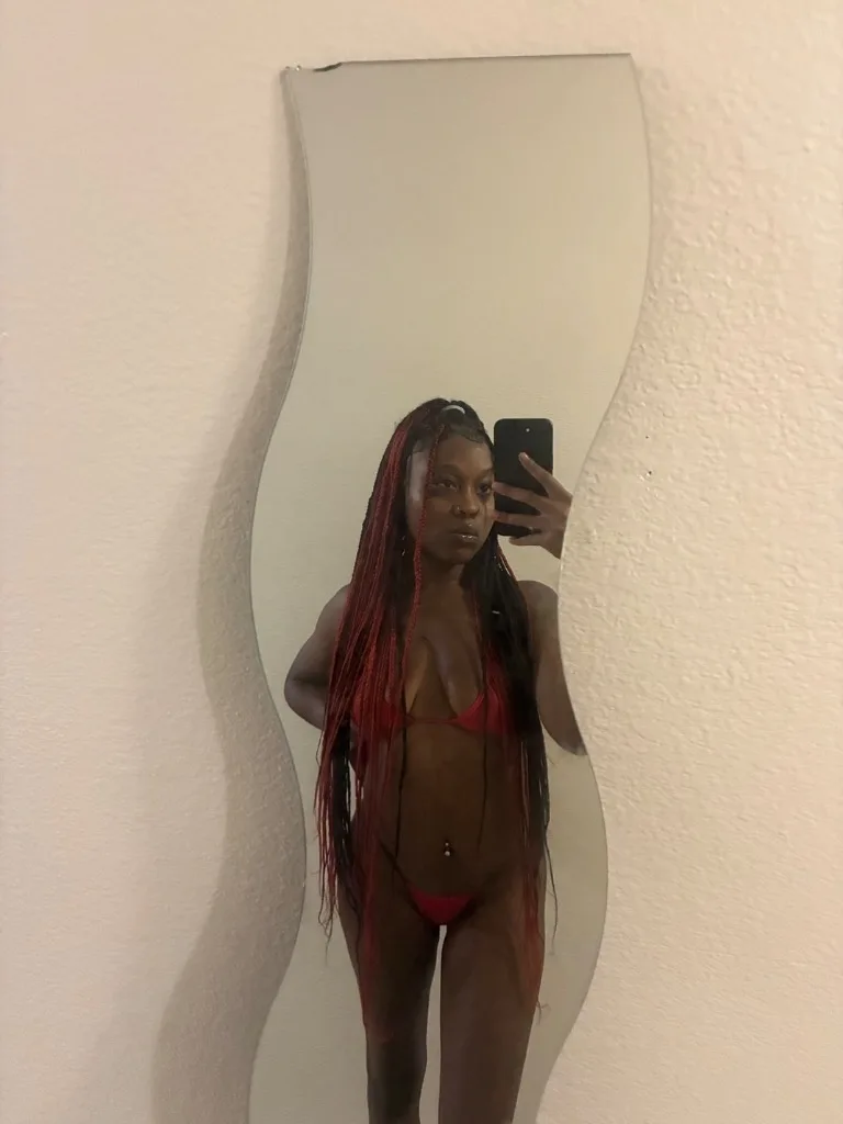 𝒴𝒪𝒰ℛ 𝒞ℋ𝒪𝒞𝒪ℒ𝒜𝒯ℰ 4'9 ℱℛℰ𝒜𝒦 FT SHOWS ONLY LETS HAVE FUN - Photo 2 | Escort in cicero