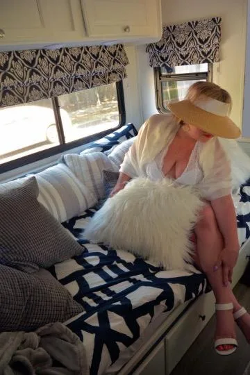 VIP Mature Provider - No Deposit for scheduling an appt. VERY DISCREET / PRIVATE - Photo 5 | Escort in Chicago