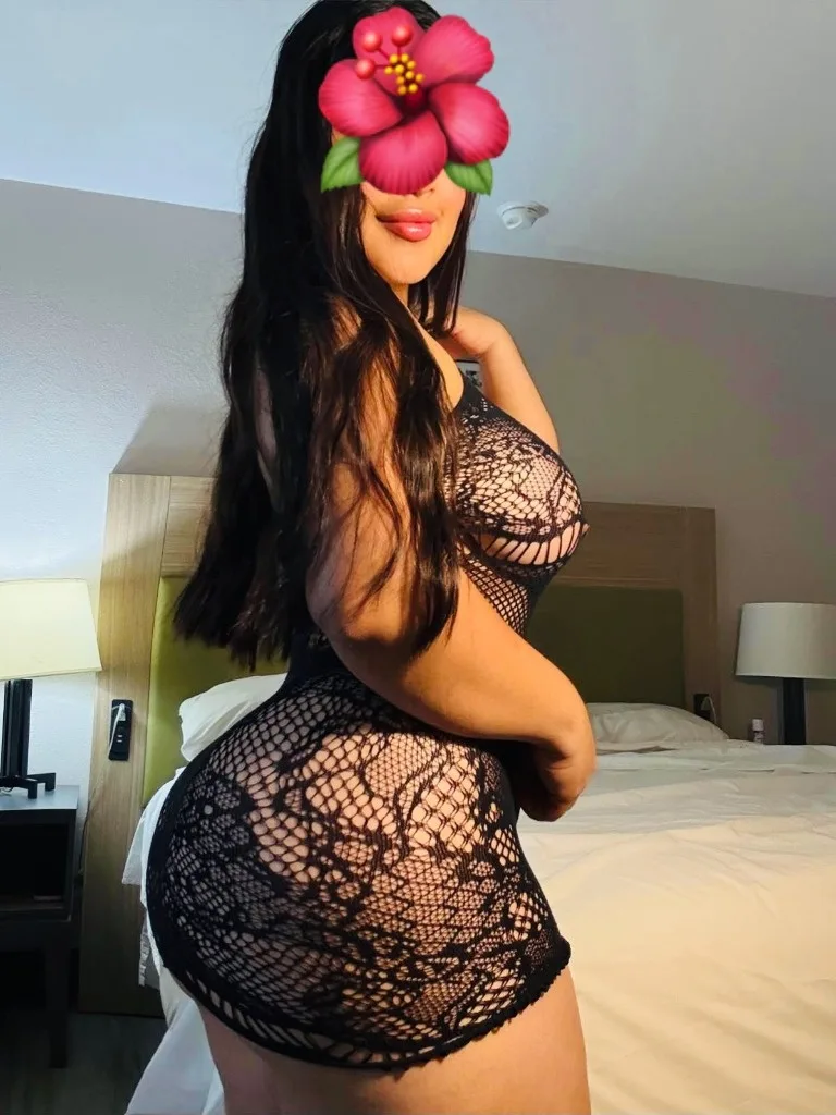 KARINA, A SPECTACULAR FIGURE AND A STYLE THAT TURNS HEADS - Photo 2 | Escort in Aurora