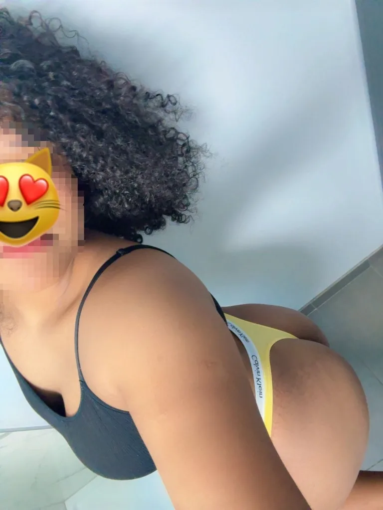 Morena, Colombiana - Photo 2 | Escort in Bolingbrook