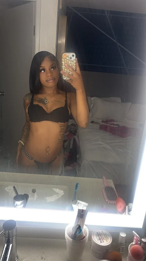 come over baby - Photo 1 | Escort in Carbondale