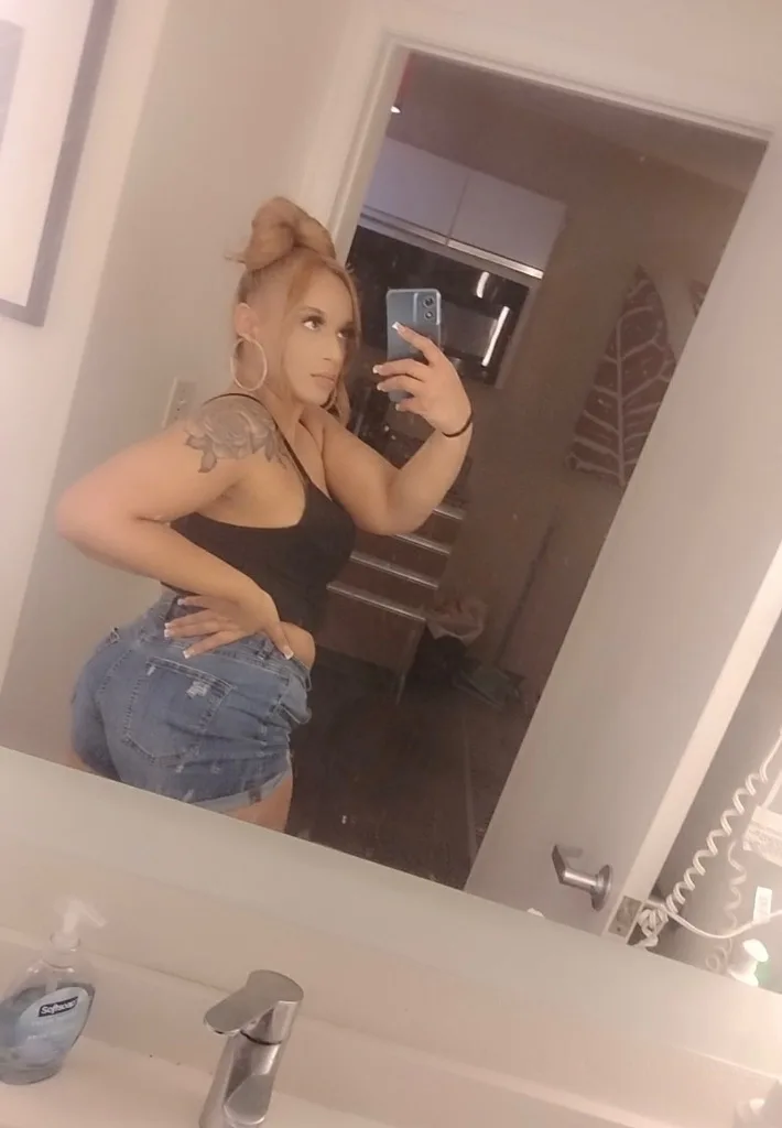 HEY BABY ASK ABOUT MY HH SPECIAL OR 2 GIRL BJ ONLY AVAILABLE THE ONE & ONLY MADISON BANKZ THROAT GOAT AVAILABLE 24/7 YES IM REAL % WOMAN FETISH FRIENDLY . YOU ARE - Photo 3 | Escort in Chicago