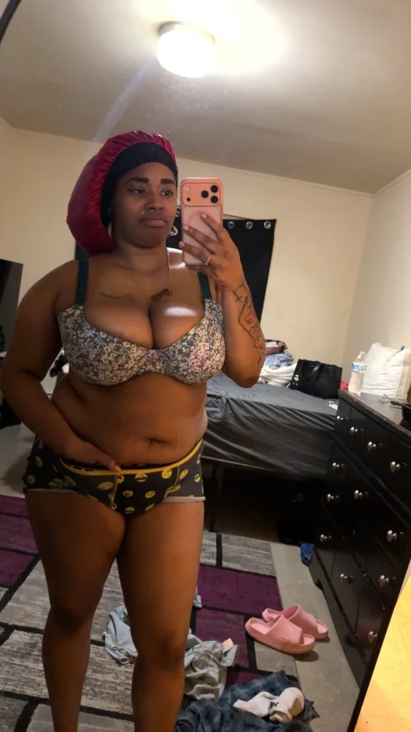 Thick Wet Shit Wild freak Godess - Photo 4 | Escort in Waukegan