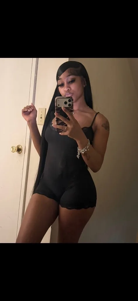 incalls & outcalls ( 2 girl specials ) - Photo 3 | Escort in Downtown Chicago