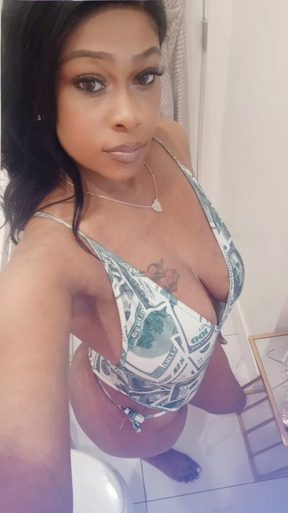 BEST NURU BODYGLIDES EVER 140HHR NO MEN UNDER 30 - Photo 5 | Escort in South side Chicago