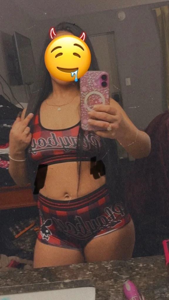 read all about me - Photo 8 | Escort in Chicago