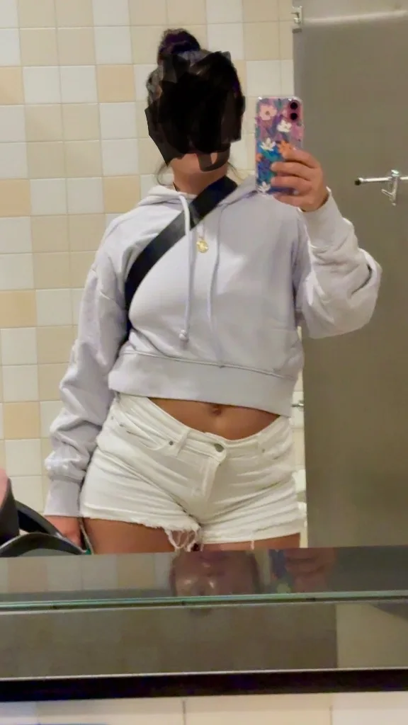 read all about me - Photo 7 | Escort in Chicago
