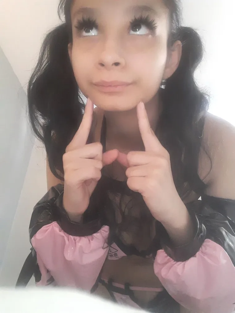 petite + cute + spoiled 🩷 - Photo 10 | Escort in Chicago