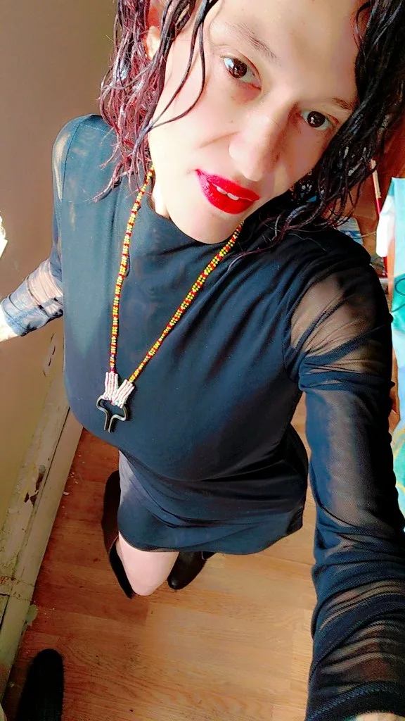Pretty Latina milf on the Northsideguaranteed good time - Photo 4 | Escort in Northside