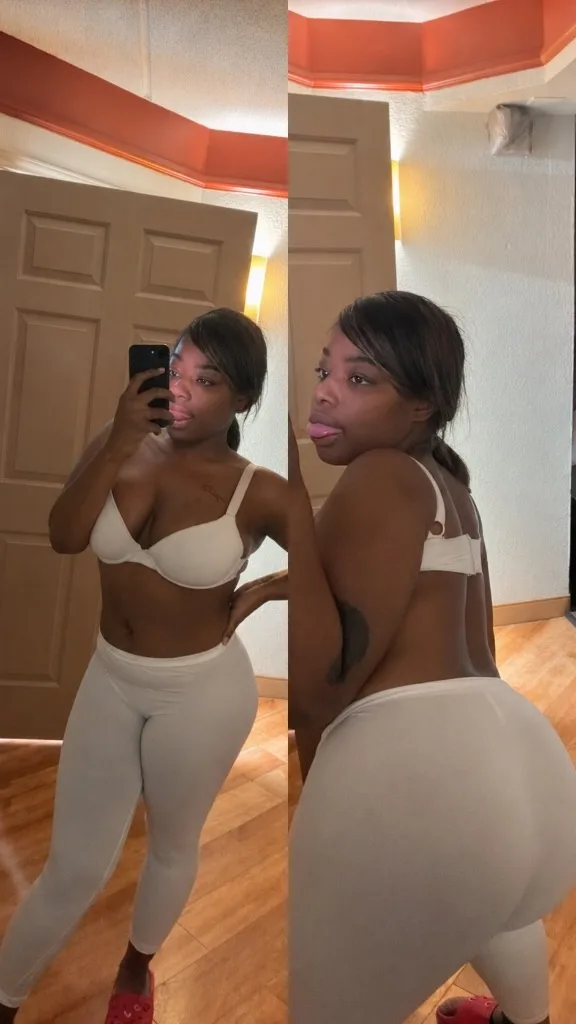Over East OUTCALLS Available 24/7 Pretty Pink Wet Pussy DEEP THROAT No Gag Guranteed To Make You Buss READY NOW - Photo 5 | Escort in Stony Island Ave