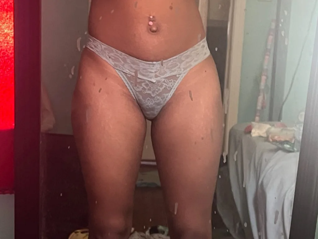 slippery when wet 🫦 - Photo 3 | Escort in Joliet