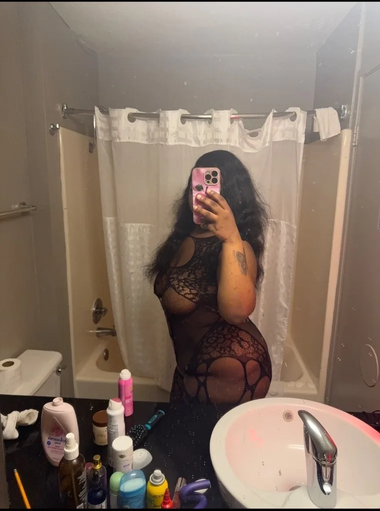 come, have a great time - Photo 2 | Escort in South Shore over east out west