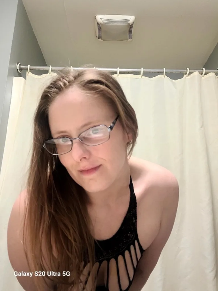 pretty little pussy needs some attention wanna come play (new location) - Photo 9 | Escort in Shorewood