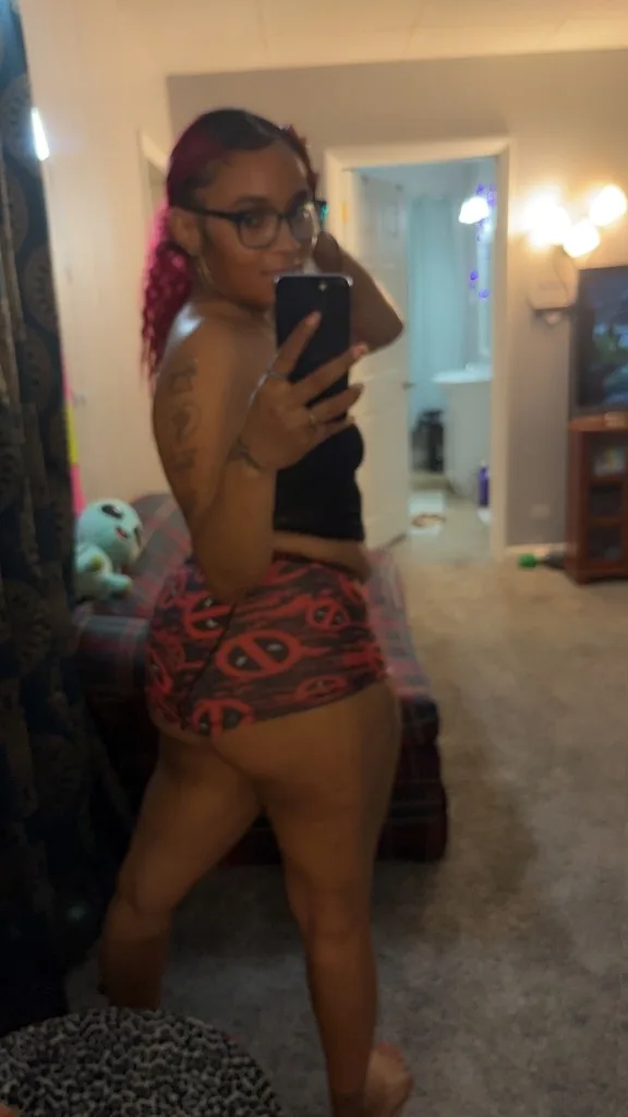 Light skin, pretty face, fat ass Shorty with the look you like ‍ Get at me for your private fantasies… 🤭 - Photo 6 | Escort in Chicago