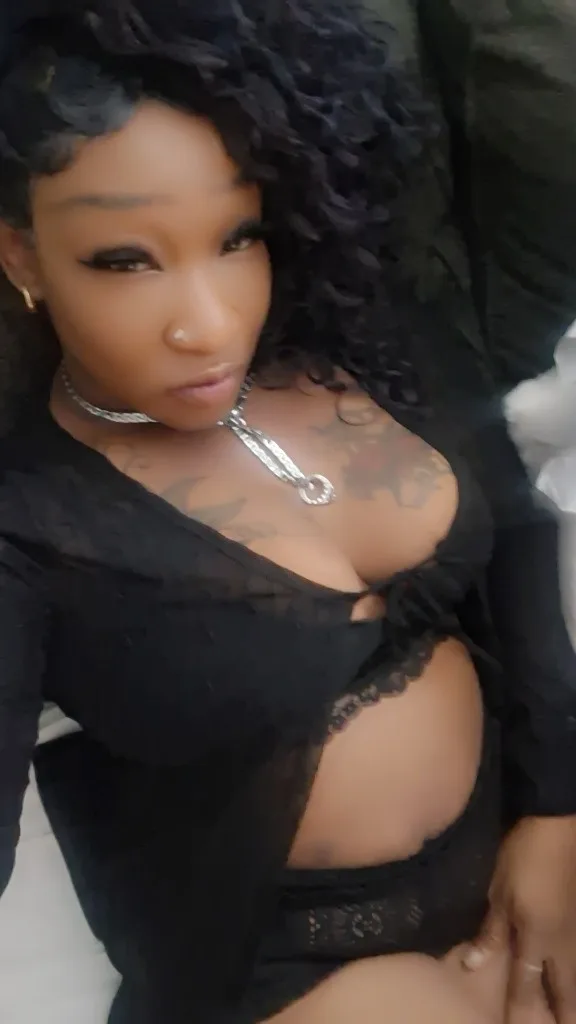 BIRTHDAY WEEK IS HERE..CELEBRATE WITH THA BEST SEXY CHIC AROUND - Photo 4 | Escort in SOUTH HOLLAND