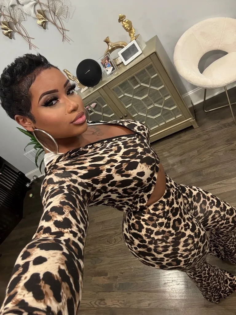 OUTCALLS ONLY🇹🇹Busty Petite Trinidadian🇹🇹 SquirterASS SMOTHERING🤐38DDFaceTime showsFoot Fetish Service🦶 - Photo 4 | Escort in River North