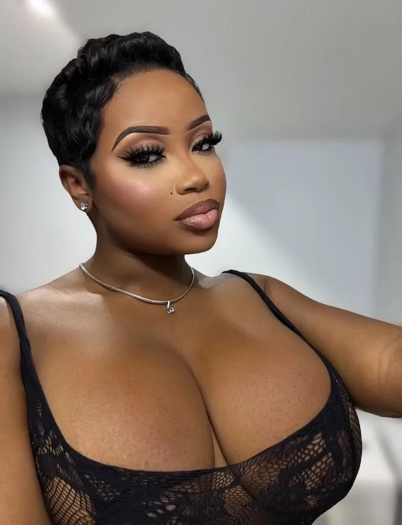 OUTCALLS ONLY🇹🇹Busty Petite Trinidadian🇹🇹 SquirterASS SMOTHERING🤐38DDFaceTime showsFoot Fetish Service🦶 - Photo 6 | Escort in River North