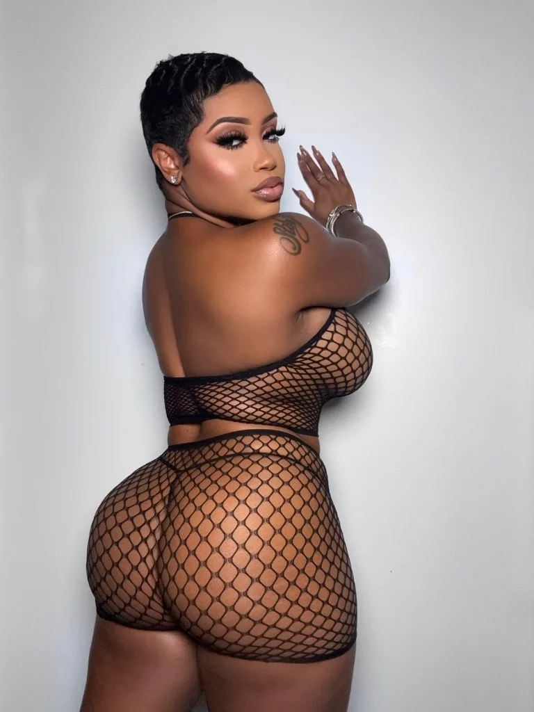 OUTCALLS ONLY🇹🇹Busty Petite Trinidadian🇹🇹 SquirterASS SMOTHERING🤐38DDFaceTime showsFoot Fetish Service🦶 - Photo 7 | Escort in River North