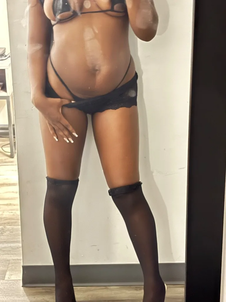 THEE THROAT GOATBest Head In the City Tight Wet Pussy Available Now INCALL ONLY - Photo 5 | Escort in Calumet park