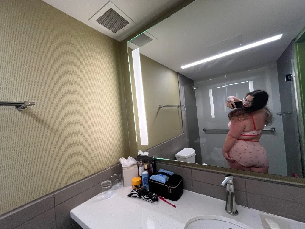Sexy Southern PAWG - Photo 5 | Escort in Des plaines