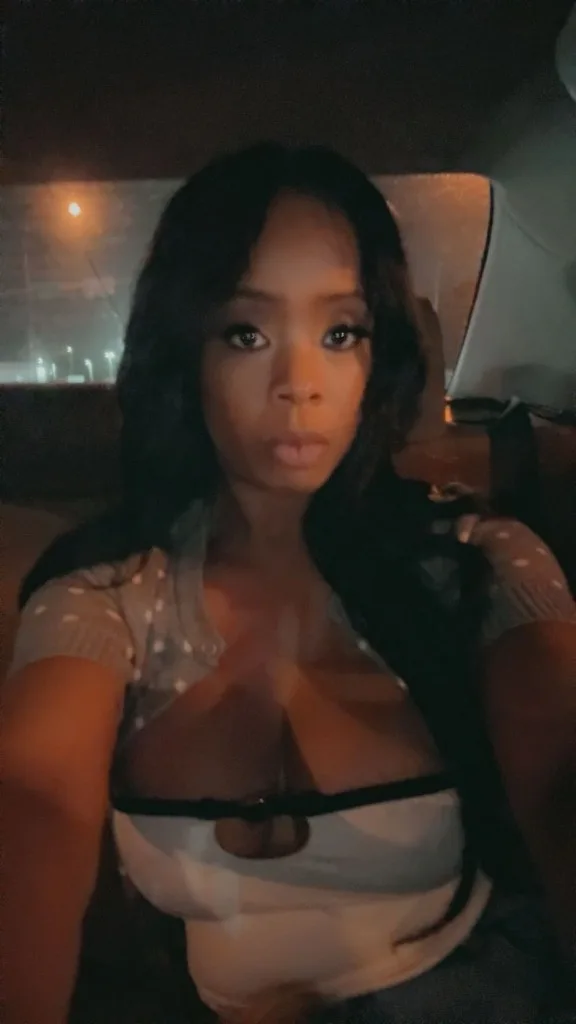 Hi come see me in Chicago Ridge im also doing outcalls - Photo 1 | Escort in Chicago Ridge
