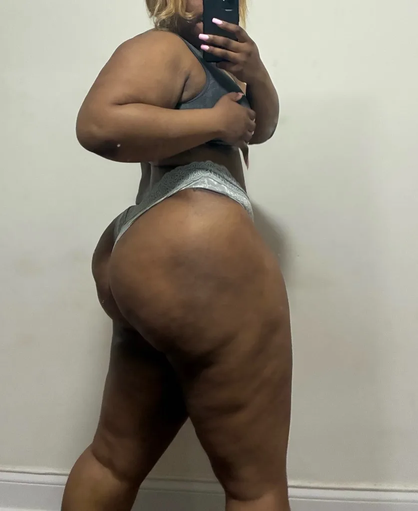 OUTCALL CHICAGO AND SURROUNDING SUBBURBS - Photo 2 | Escort in CHICAGO AND SURROUNDING SUBURBS