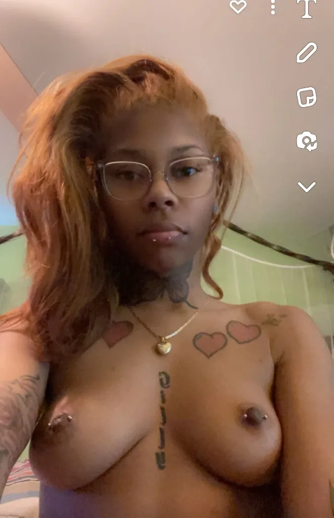 one of the most sloppies head and the wettest pussy that stays wet...LETS HVE SUM FUN..NO RUSH OR INTERRUPTIONS..(JUS ME AND YOU)🫦🫦🥰🥰 - Photo 1 | Escort in South Holland