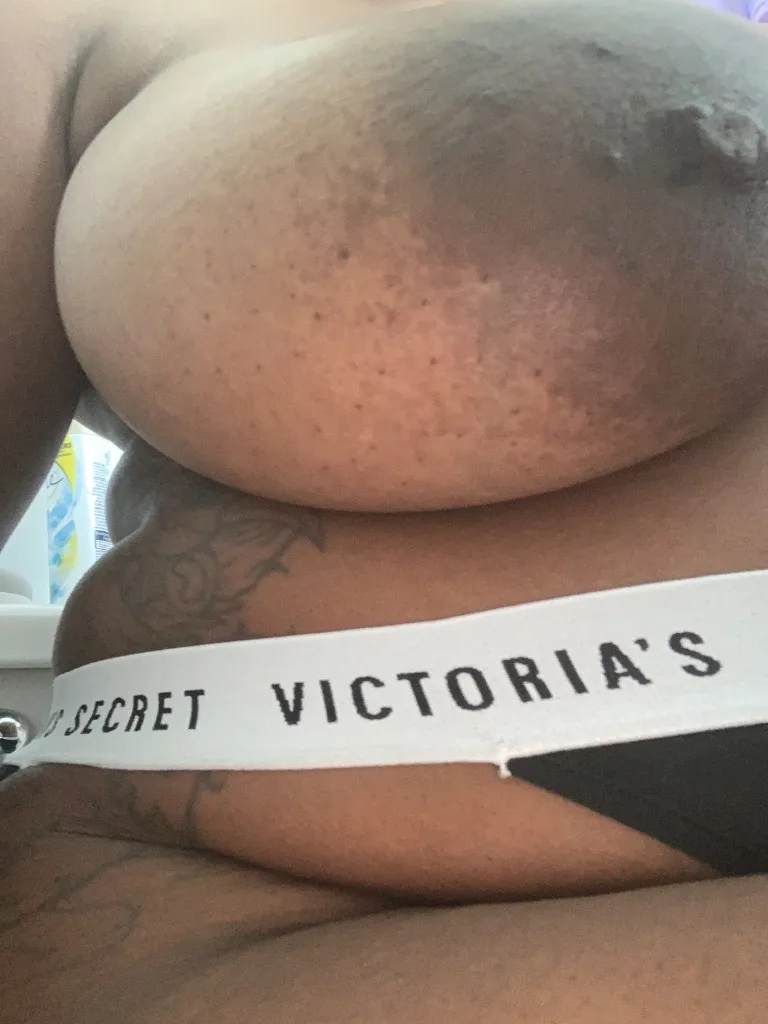 🫦 ALL FOUR HOLES AVAILABLE 🫦 - Photo 5 | Escort in Rogers Park