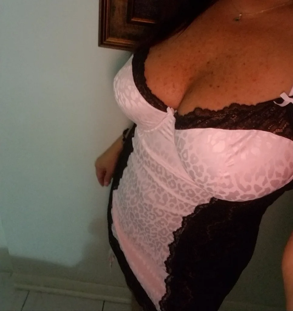 Elenita - Photo 6 | Escort in Aurora Illinois