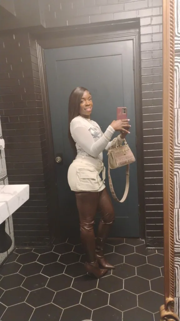 Petite Chocolate Spinner UPSCALE SLUT Come Slut me Out Daddy - Photo 8 | Escort in Joliet and