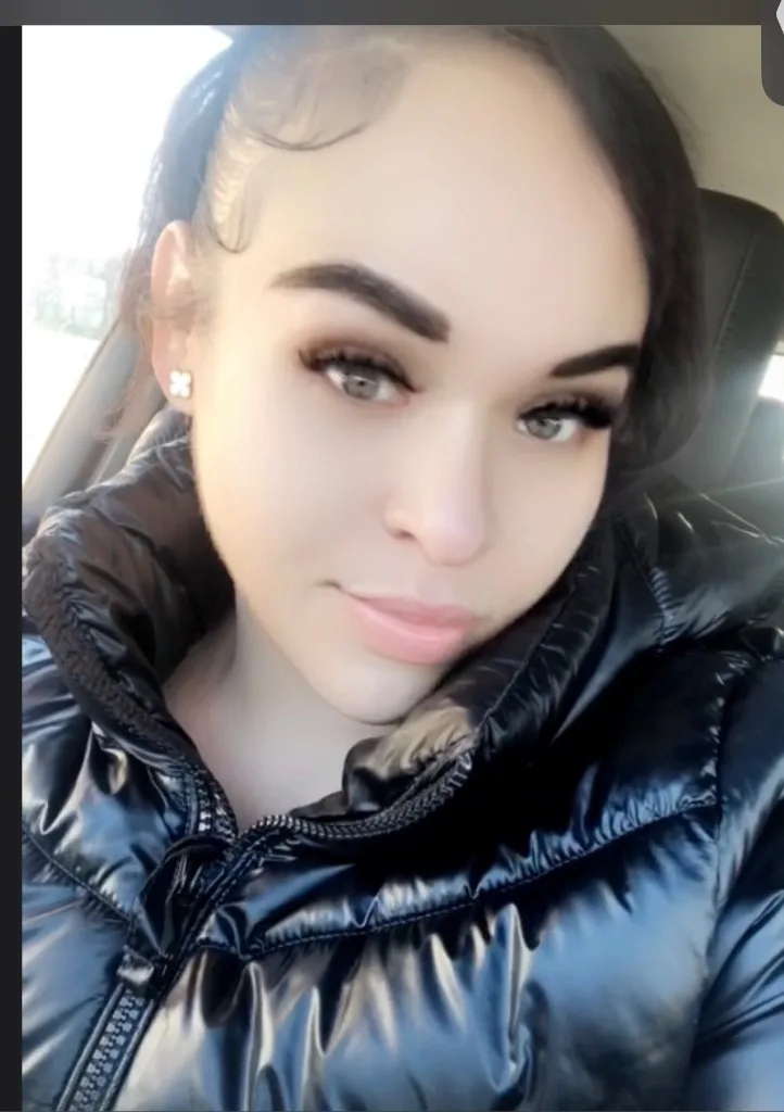 Outs and Cardates - Photo 8 | Escort in Marquette Park