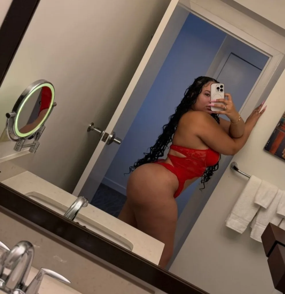 anal BBJ NO CONDOM Deep throat MassagesAll positionsNo Game NO POLICENo outcall - Photo 2 | Escort in Chambana
