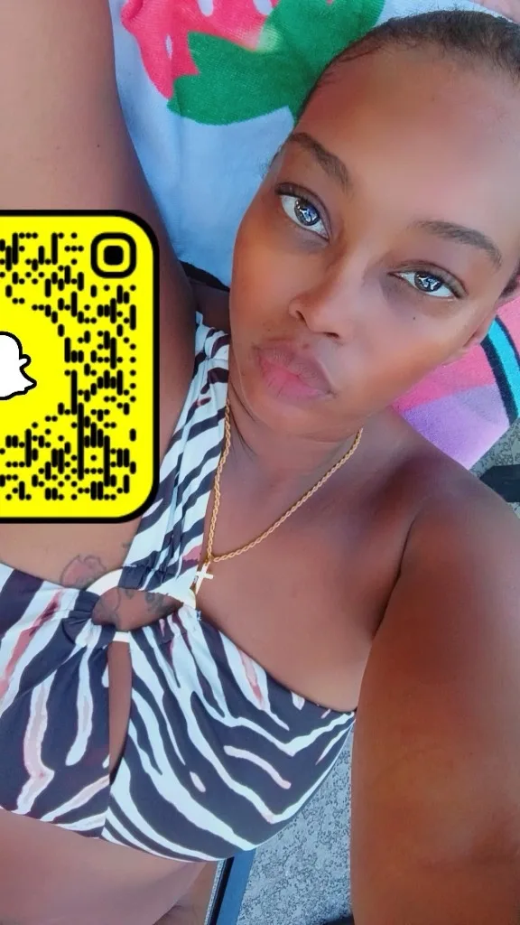 Available all day ..also $$ vid specials video chat too ADD MY SNAPCHAT @ Mochabaexxx .... Daddy lets play - Photo 3 | Escort in Springfield