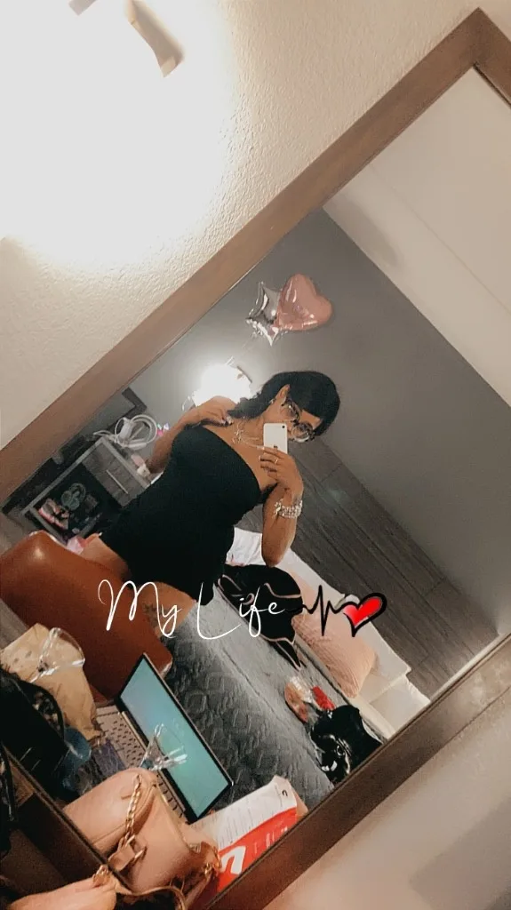 Last call for alcohol my loves 🫦! Come into my cozy 🥰 world & unload!!! vibe with THE DOLL! Dont b shy all areas incalling. content available! Tinley Park & surroundin areas. Your real life doll - Photo 4 | Escort in Chicago