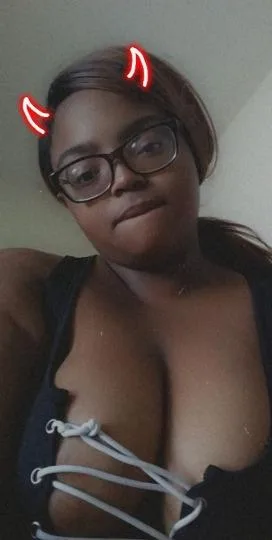 incall available everyday from 6pm till 4am no deposit unless you are a truck driver outcall available no appointments the hottes no 40 dollar deals - Photo 2 | Escort in Incall everyday 6pm to 4am Rockford il