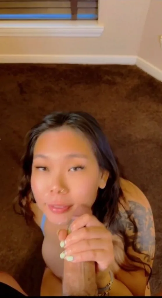 Iam,30 year sexya asian girl Available Now Tight Horny PussyIncall,Outcall and Car dateContent SellAvailability 24/7 - Photo 2 | Escort in Chicago