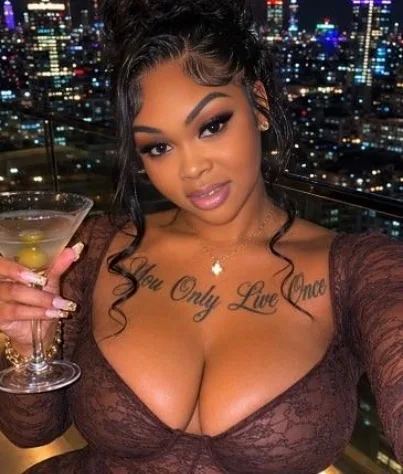 SLOPPY TOPPY HEAD WITH SWEET WETT PUSSY - Photo 3 | Escort in Chicago