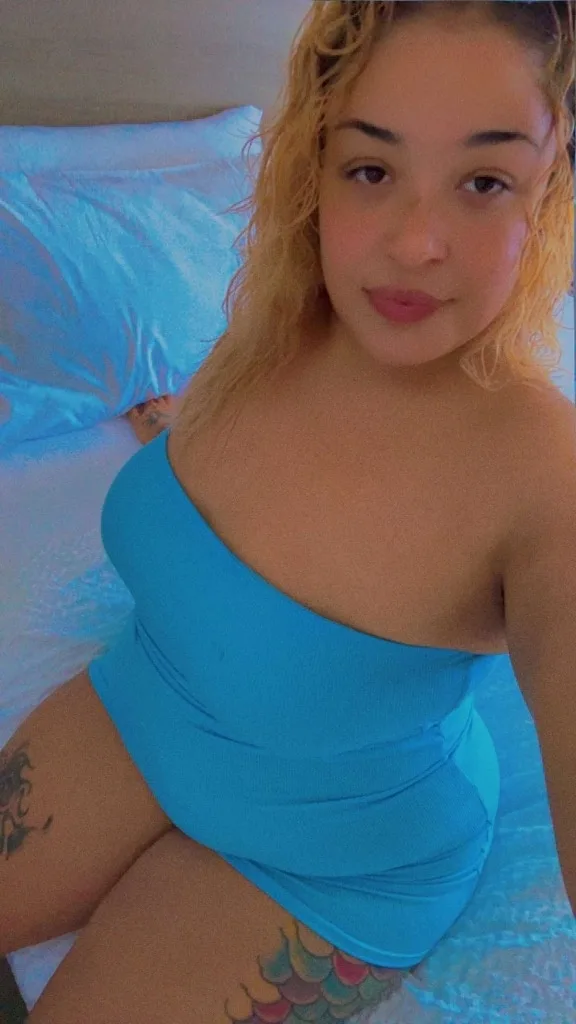 SLUT ME OUT - Photo 3 | Escort in Waukegan