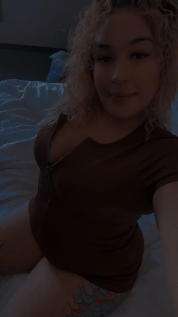 SLUT ME OUT - Photo 4 | Escort in Waukegan