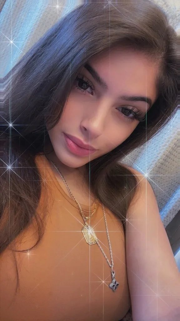 SEXY LATINA GIRL 💕💕💕 🩷