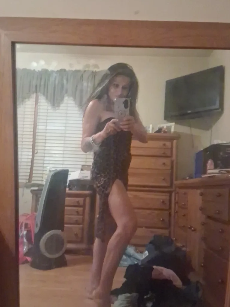 i must say to whomever is reading this im gonna mak e you geel so good make sure you know everything is about u - Photo 5 | Escort in Chicago